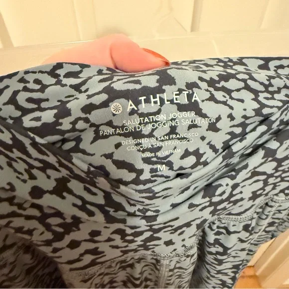 NWT Athleta Salutation Printed Joggers Petrol Blue Size M - Picture 9 of 9